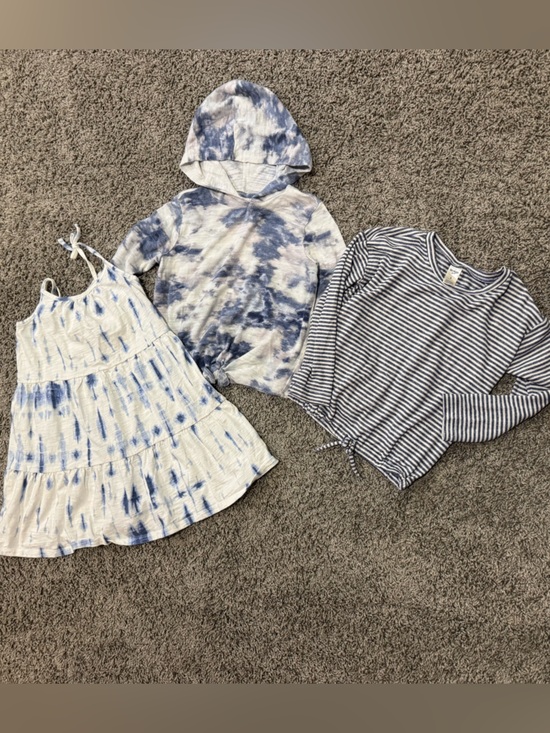 GAP Other - GAP Blue and White Tie-Dye Hooded Top